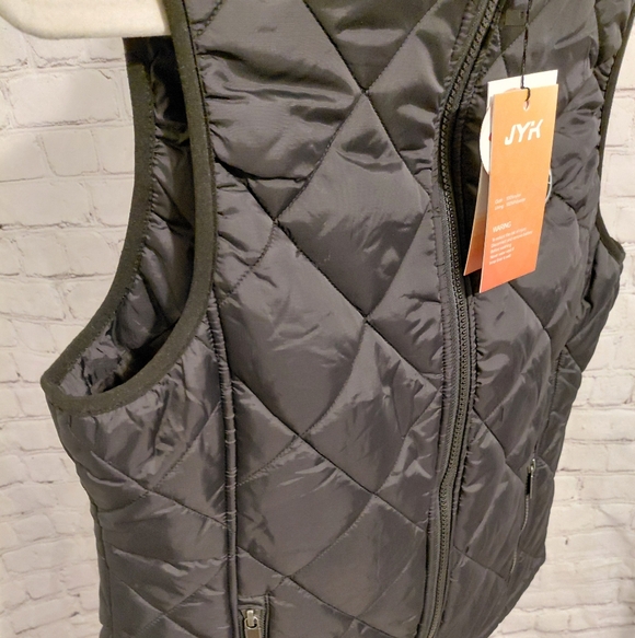 JYK Black Quilted Vest With Battery. - Picture 4 of 9
